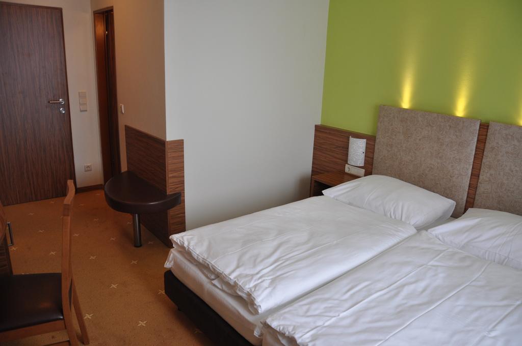 Gasthof Zur Linde Sankt Andrä bei Frauenkirchen Habitación foto